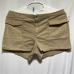 Old Navy NWT 4XL Y2K Khaki Cargo Short Button and Partial Elastic Waistband